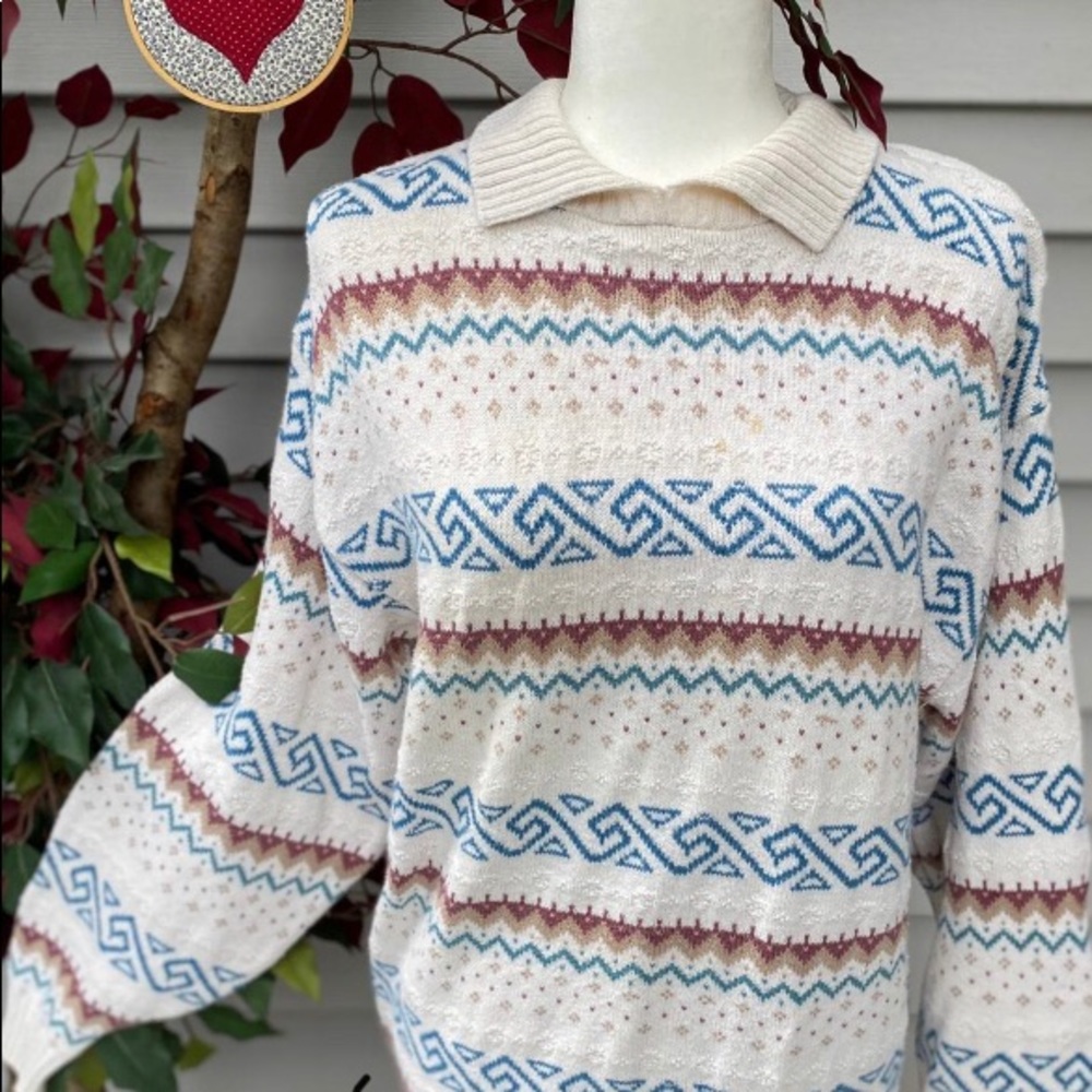 ISLE OF COTTON BEIGE SWEATER SIZE M